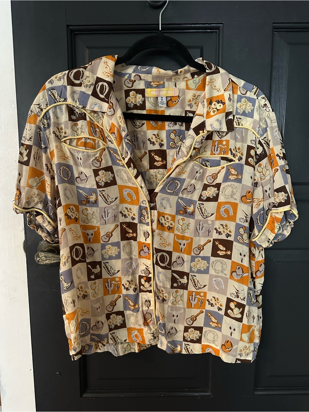 Vintage-Inspired women’s short sleeve button down, cropped cowboy cutie